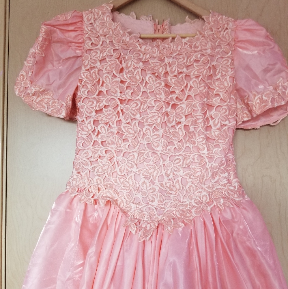 Dress - Picture 2 of 4